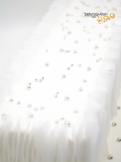 Beyaz Söz Nişan Pastası