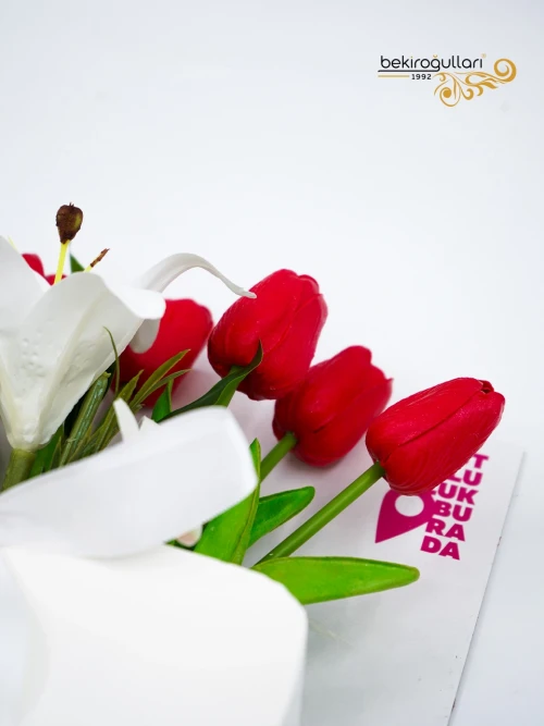 Çiçek Detay Beyaz Naked Pasta