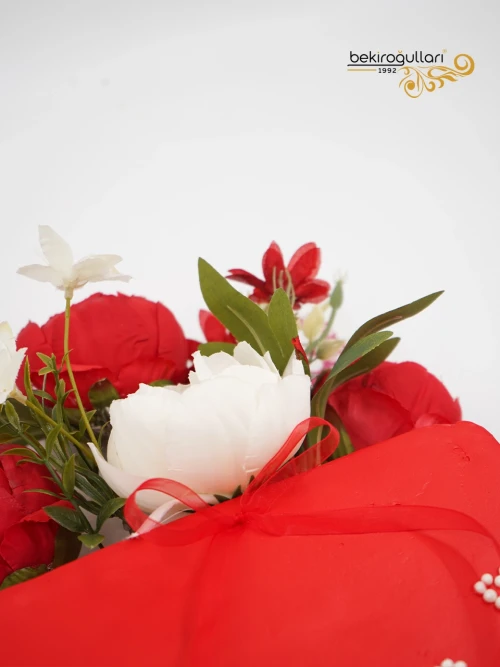 Çiçek Detay Kırmızı Naked Pasta