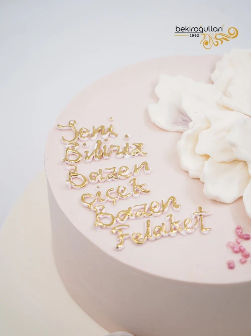 Çiçek Detay Yazılı Pasta