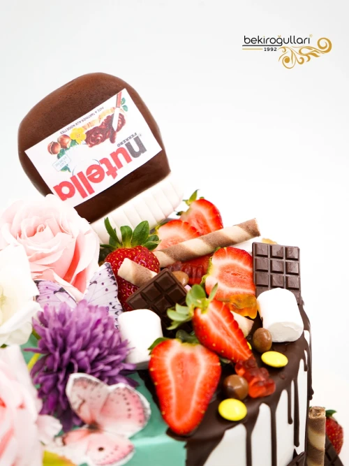Çiçek Ve Çikolata Detay Butik Pasta