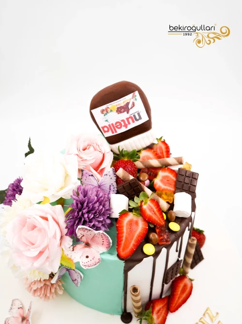 Çiçek Ve Çikolata Detay Butik Pasta