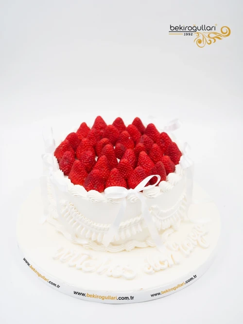 Çilek Detay Naked Pasta