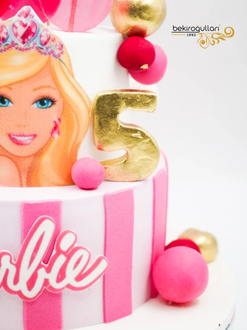 Çizgi Film Karakter Konsept Pembe Tasarım Pasta