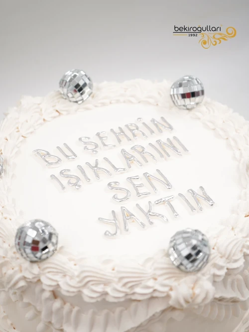 Disko Topu Detay Beyaz Naked Pasta