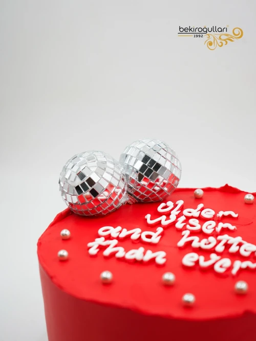 Disko Topu Detay Kırmızı Naked Pasta