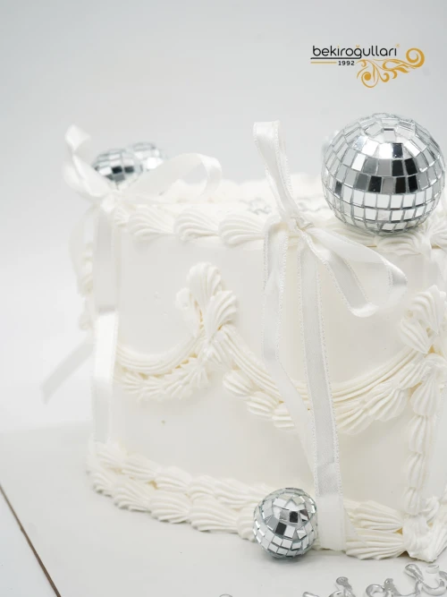 Disko Topu Detay Naked Pasta