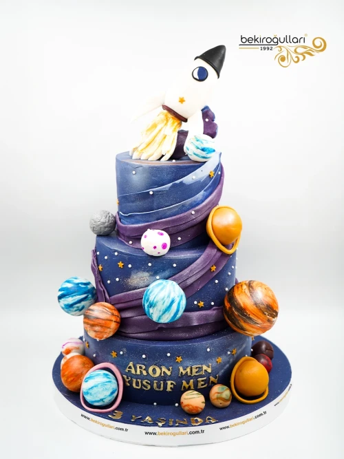 Gezegen Ve Roket Konsept Pasta