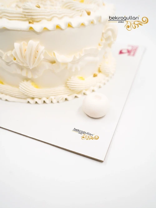 Gold Detay Naked Pasta