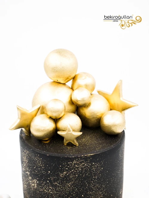 Gold Ve Siyah Tasarım Pasta