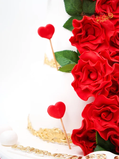 Gül Ve Kanat Detay Butik Pasta