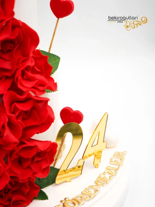 Gül Ve Kanat Detay Butik Pasta