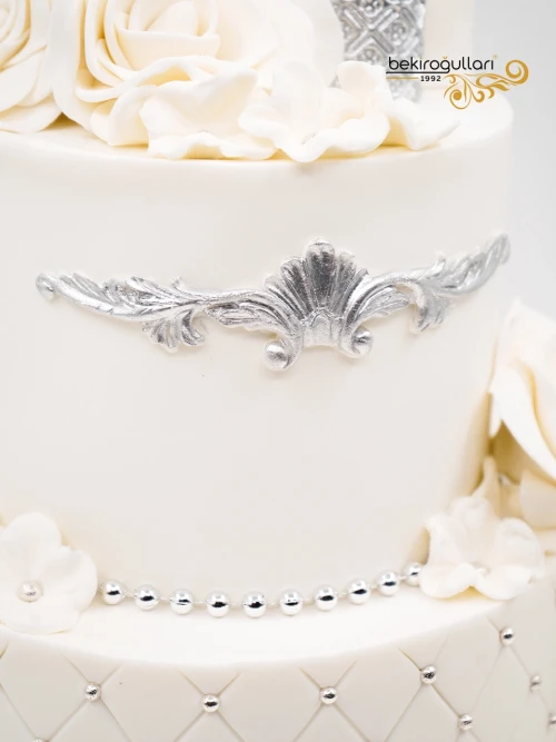 Gümüş Detay Nişan Pastası
