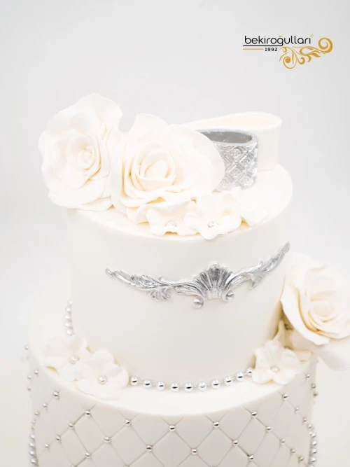 Gümüş Detay Nişan Pastası
