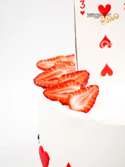 İskambil Kağıdı Detay Butik Pasta