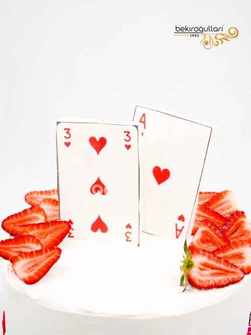 İskambil Kağıdı Detay Butik Pasta