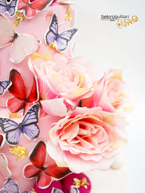 Kelebek Ve Çiçek Detay Butik Pasta