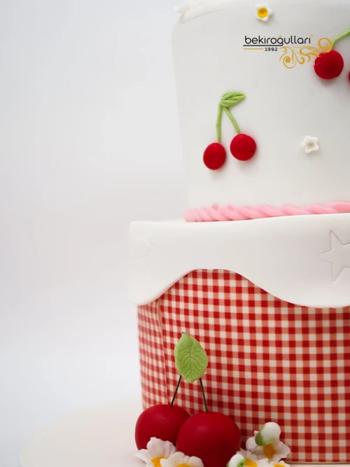 Kiraz Detay Tasarım Pasta