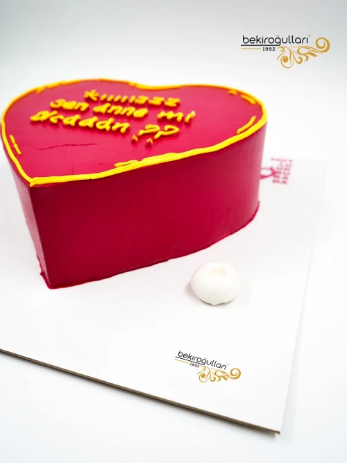 Kırmızı Kalp Sıvama Pasta