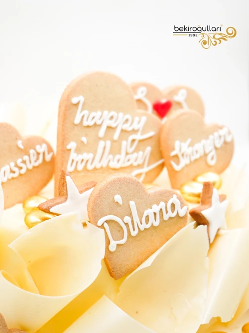 Kurabiye Ve Gold Konsept Pasta