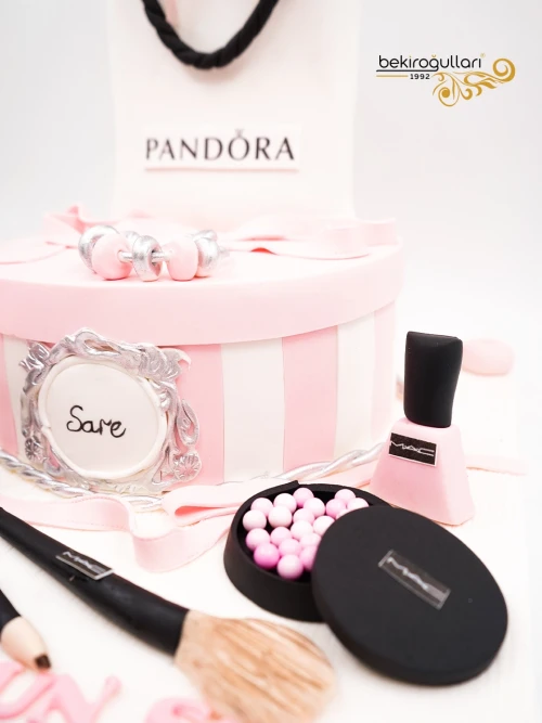 Makyaj Malzemeleri Tasarım Butik Pasta