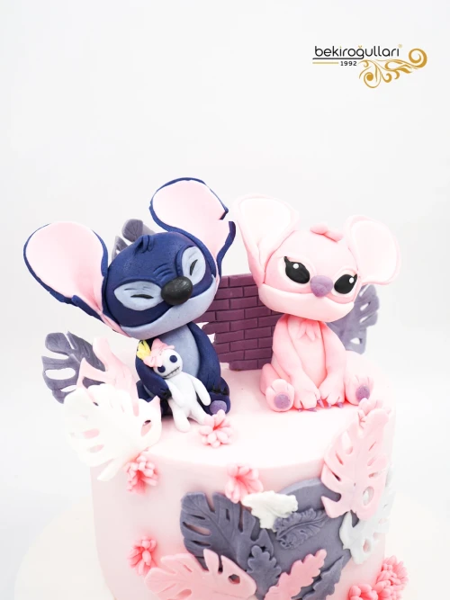 Mavi Ve Pembe Sevimli Karakter Tasarım Pasta