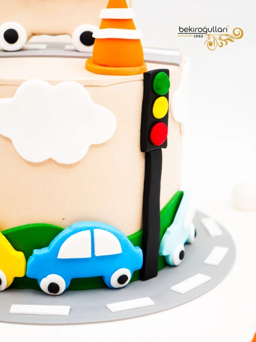 Renkli Arabalar Tasarım Butik Pasta