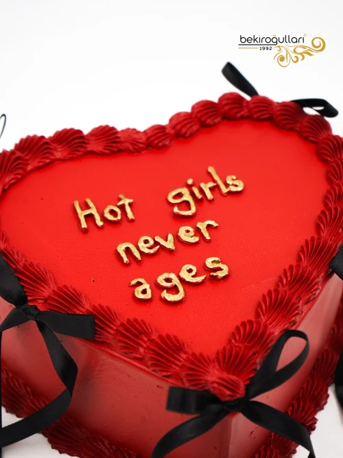 Siyah Kurdele Detay Kırmızı Naked Pasta