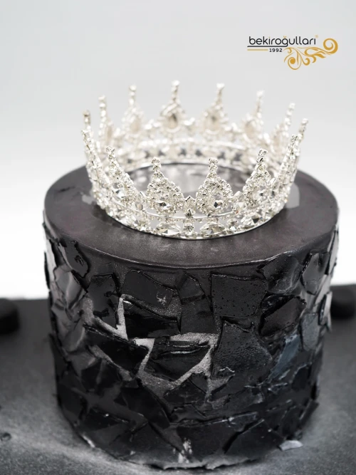 Taç Detay Siyah Konsept Pasta