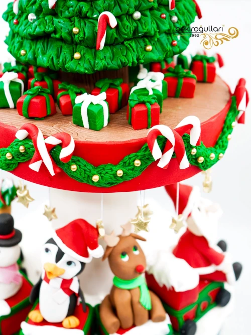 Yılbaşı Süslemeli Butik Pasta