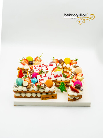 19 Rakamı Meyveli Konsept Pasta
