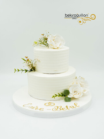 Beyaz Çiçekli Butik Pasta