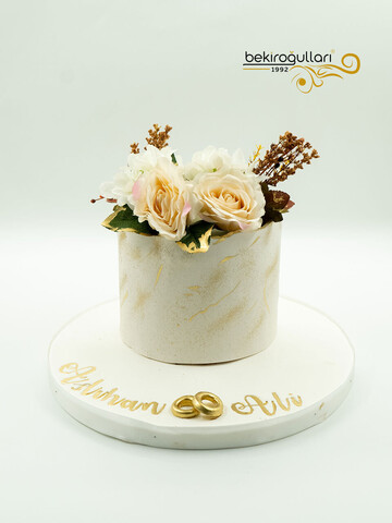 Çiçek Detaylı Konsept Pasta