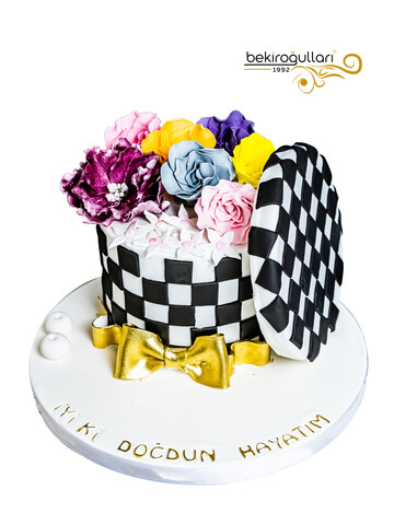 Çiçek Kutusu Model Konsept Doğum Günü Pastası