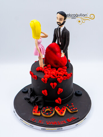 Çift Figürlü Kalp Detaylı Konsept Pasta