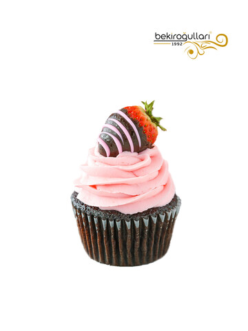 Çikolatalı Kek ve Pembe Kremalı