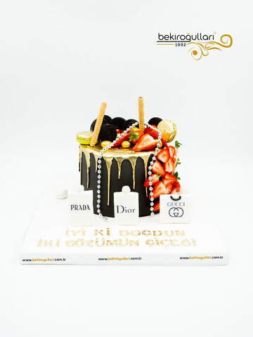 Çilek Detaylı Konsept Pasta