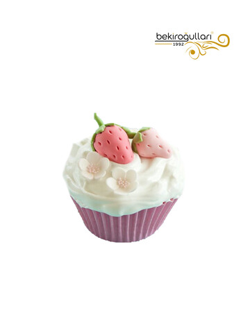 Çilek Figürlü Kremalı Sade Kekli