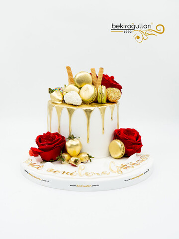 Gold Süslemeli Butik Pasta