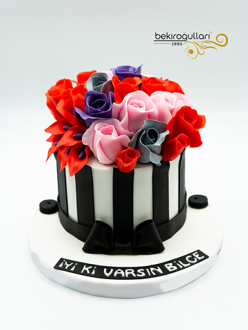 Güllü Çiçekli Model Konsept Pasta