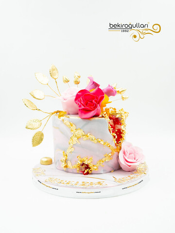 Kristal Detaylı Konsept Pasta