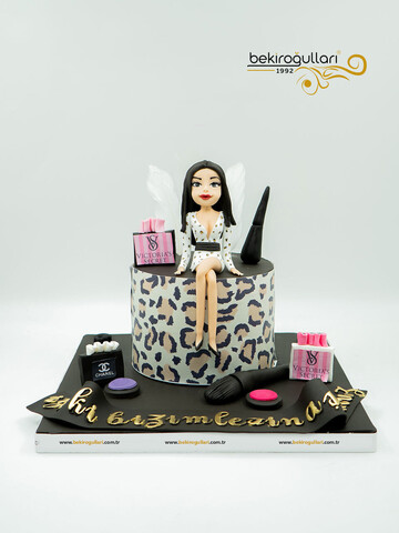 Leopar Desenli Figür Pasta