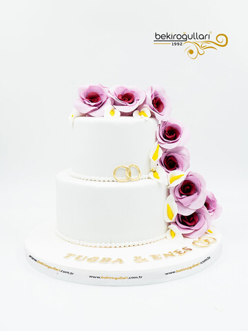 Mor Çiçekli Butik Pasta