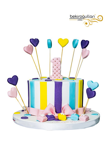 Renkli Kalpli Konsept Doğum Günü Pastası