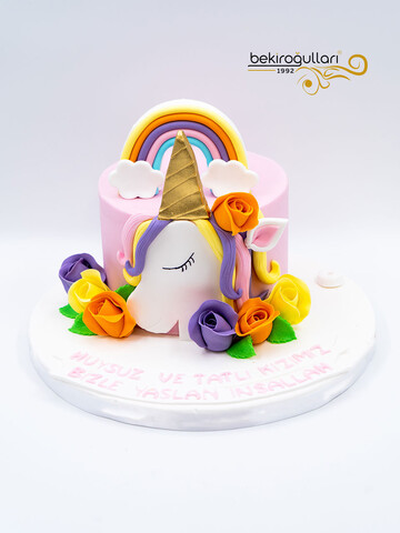Unicorn ve Renkli Çiçekler Konsept Pasta