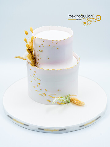 Varak Detaylı Minimal Pasta