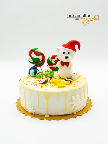 Yılbaşı Süslemeli Pasta