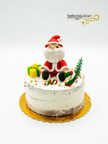 Yılbaşı Süslemeli Pasta