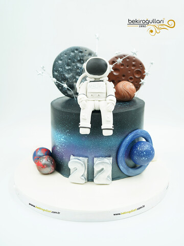 Astronot Detaylı Butik Pasta