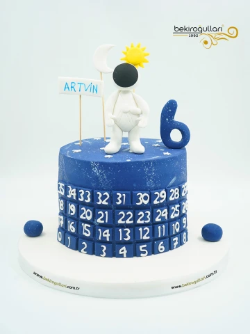 Astronot Temalı Butik Pasta